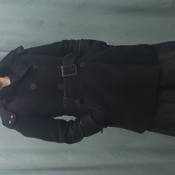 Roots Jackets & Blazers - Roots button up fall / light winter jacket with removable hood.